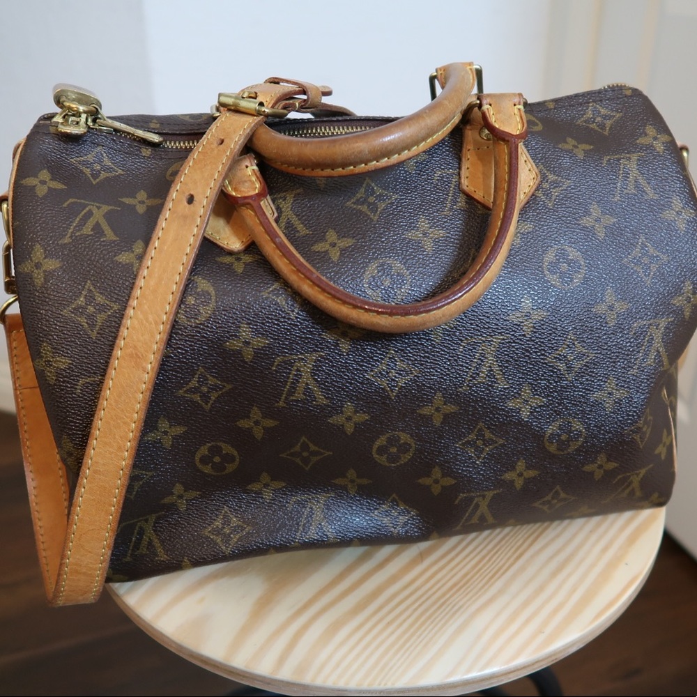 Louis Vuitton Speedy 30 with strap